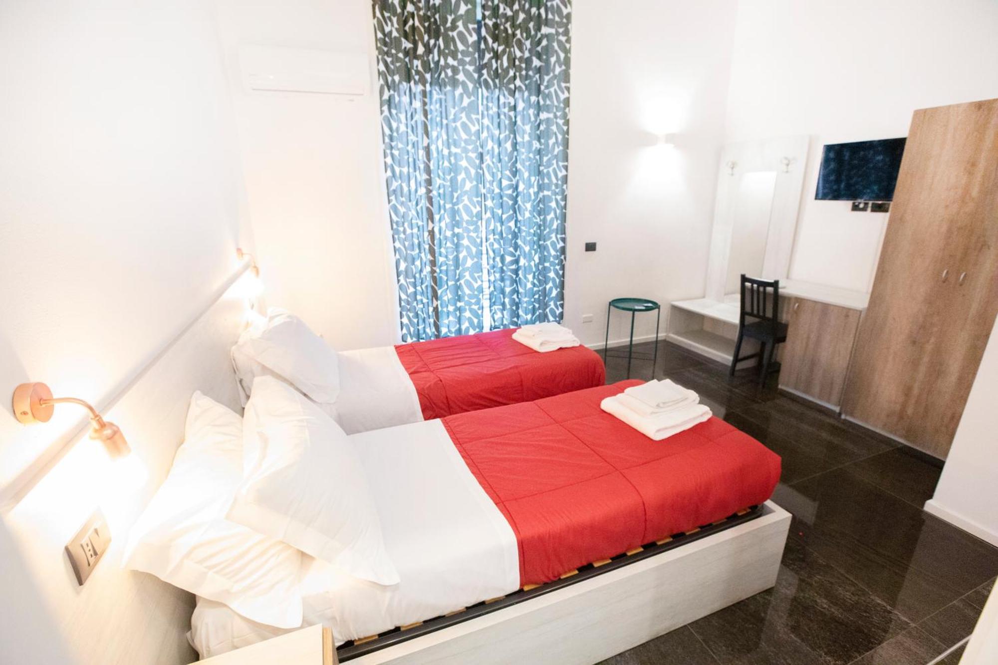 Hall Inn B&B In Chiostro Napels Buitenkant foto