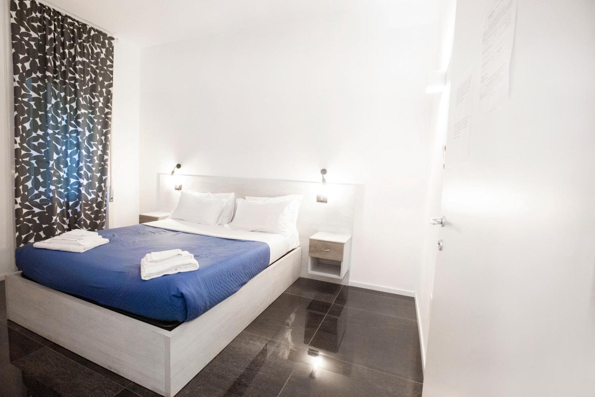 Hall Inn B&B In Chiostro Napels Buitenkant foto